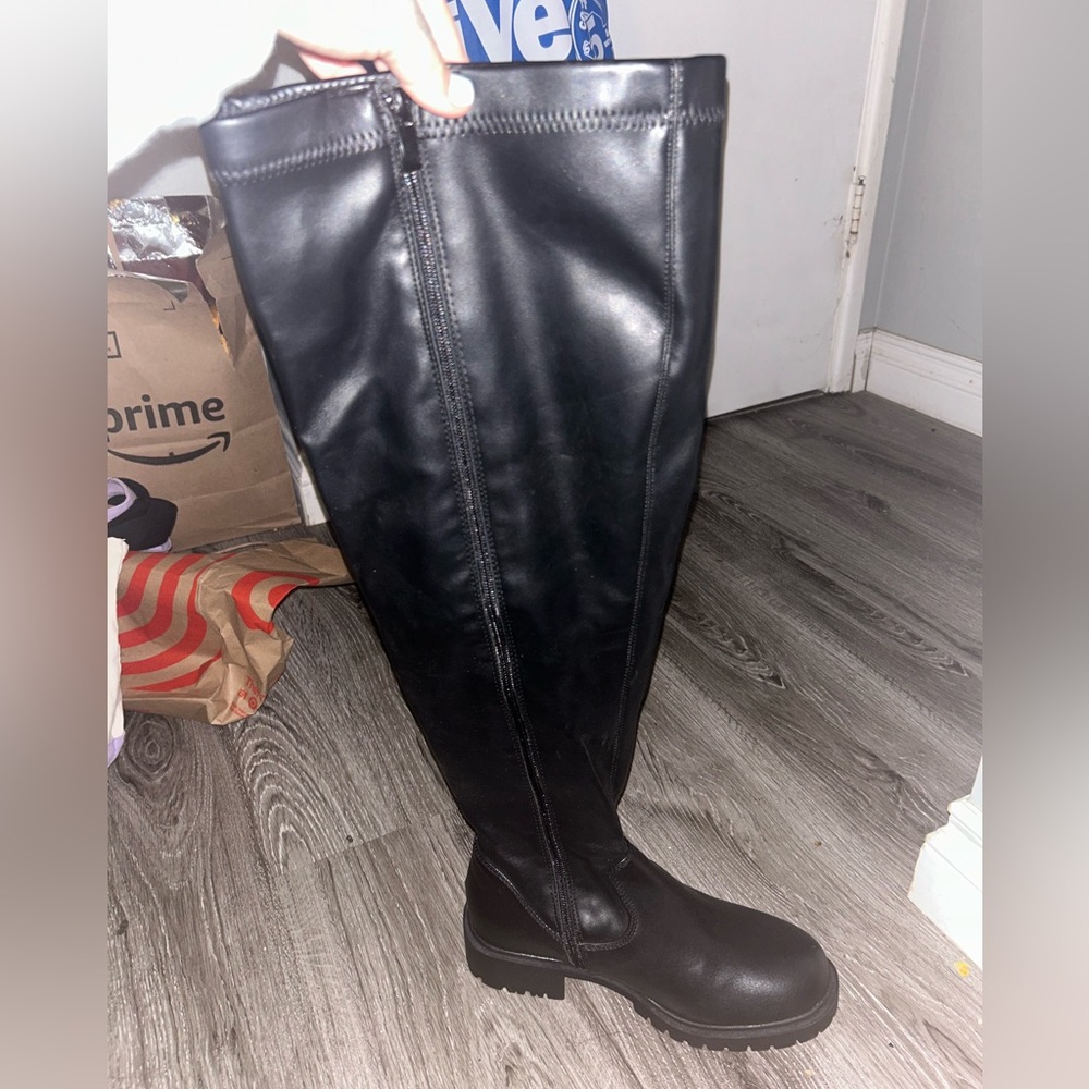 Stylish Black Over the Knee Boots - Picture 5 of 7